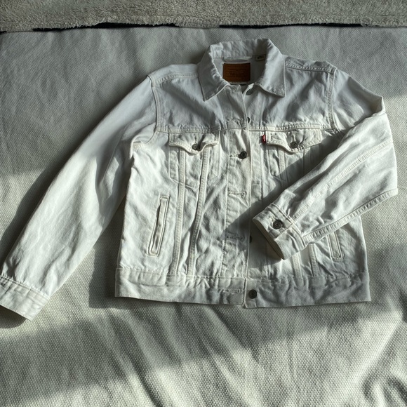Levi's Jackets & Blazers - Levi’s white trucker jacket
